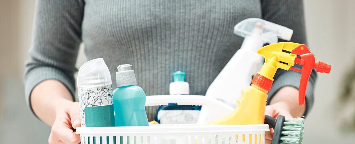 10 productos de limpieza imprescindibles para un hogar reluciente