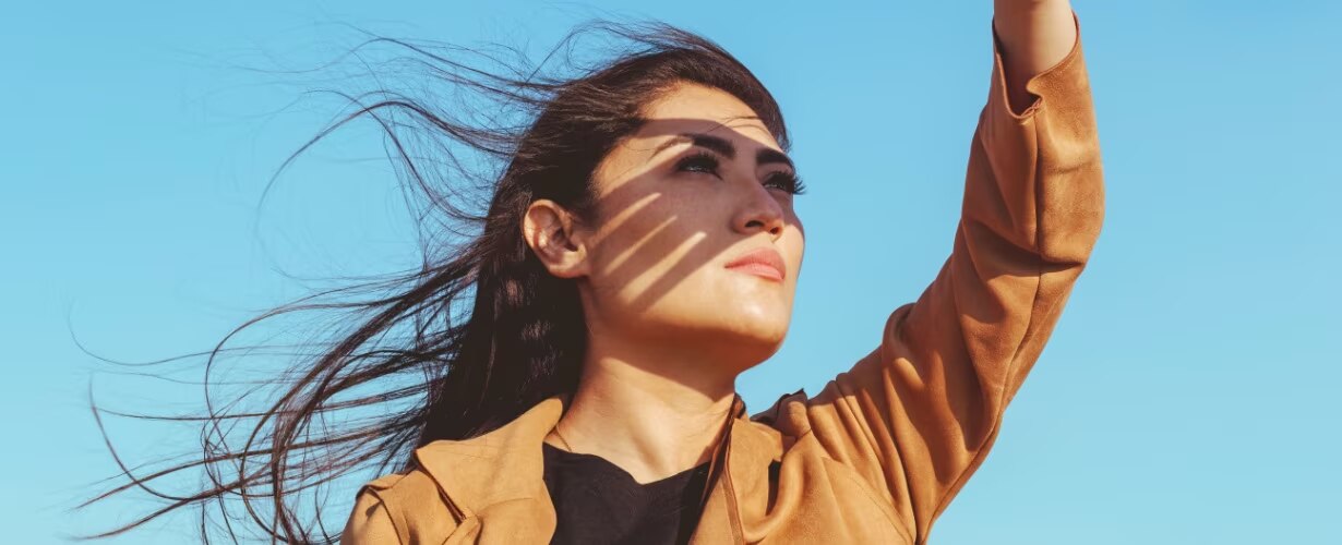 Tres pasos clave para un maquillaje impecable: limpieza, hidratación y protección solar